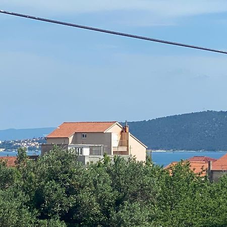 Apartment Milena Kastela Mit Whirlpool Exterior foto
