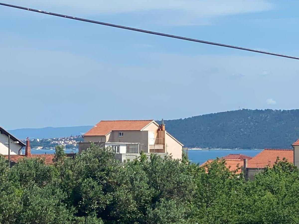 Apartment Milena Kastela Mit Whirlpool Exterior foto
