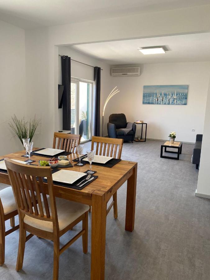 Apartment Milena Kastela Mit Whirlpool Exterior foto